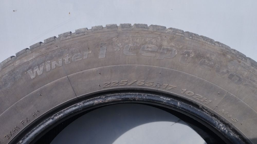 Продам чотири  зимових колеса 225/65 R17(