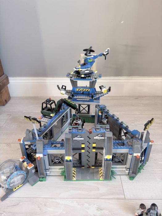 Lego Indominus rex Breakout 75919