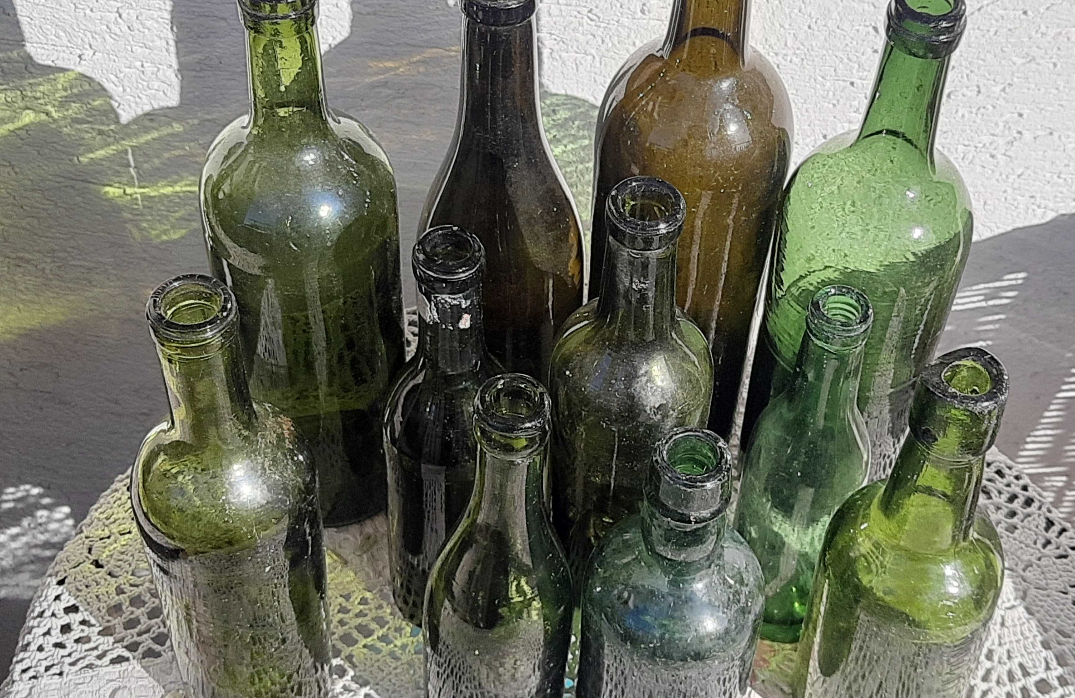Sprzedam komplet starych zielonych butelek