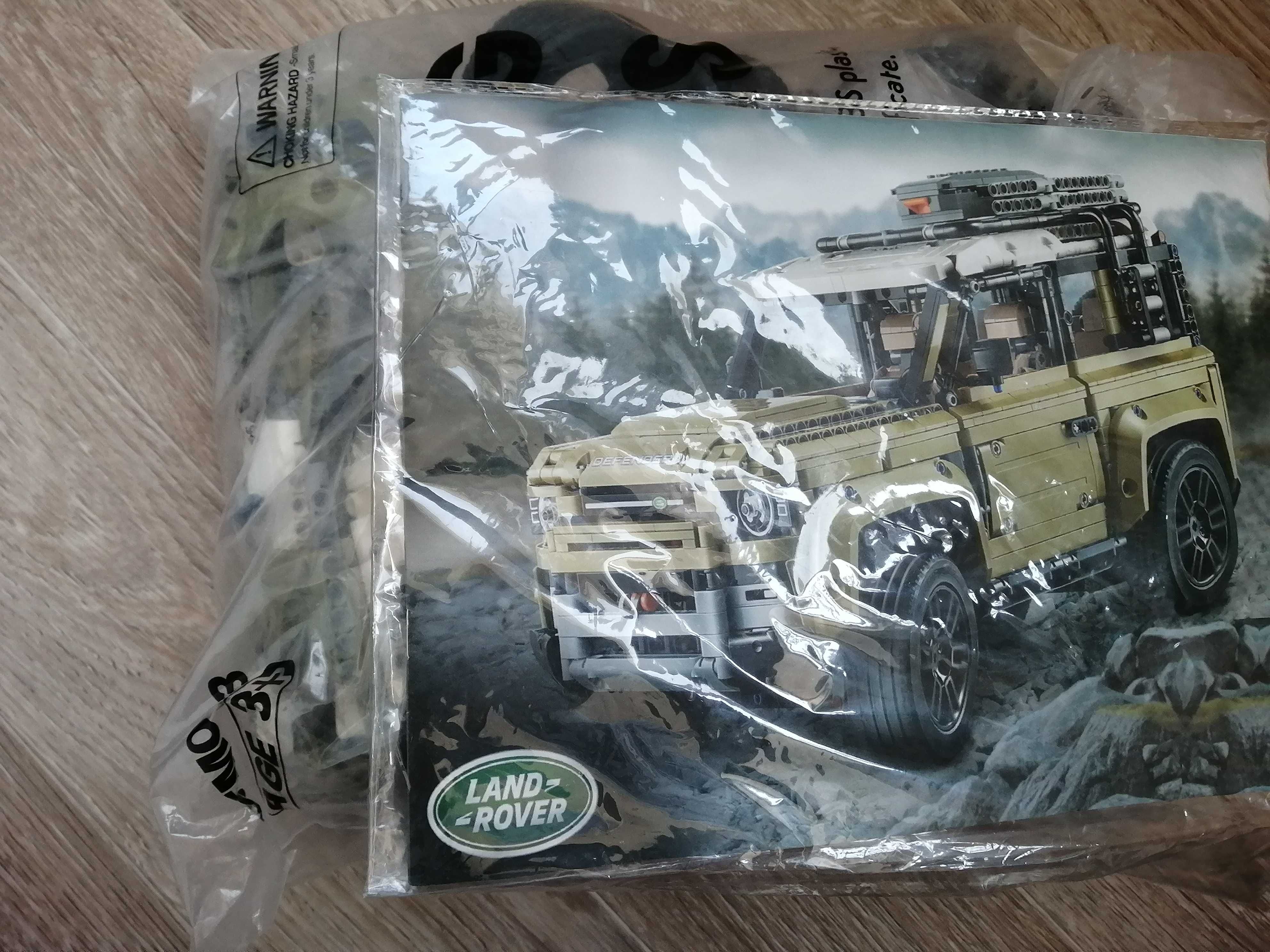 Якісний конструктор  Lego Technic Land Rover Defender.