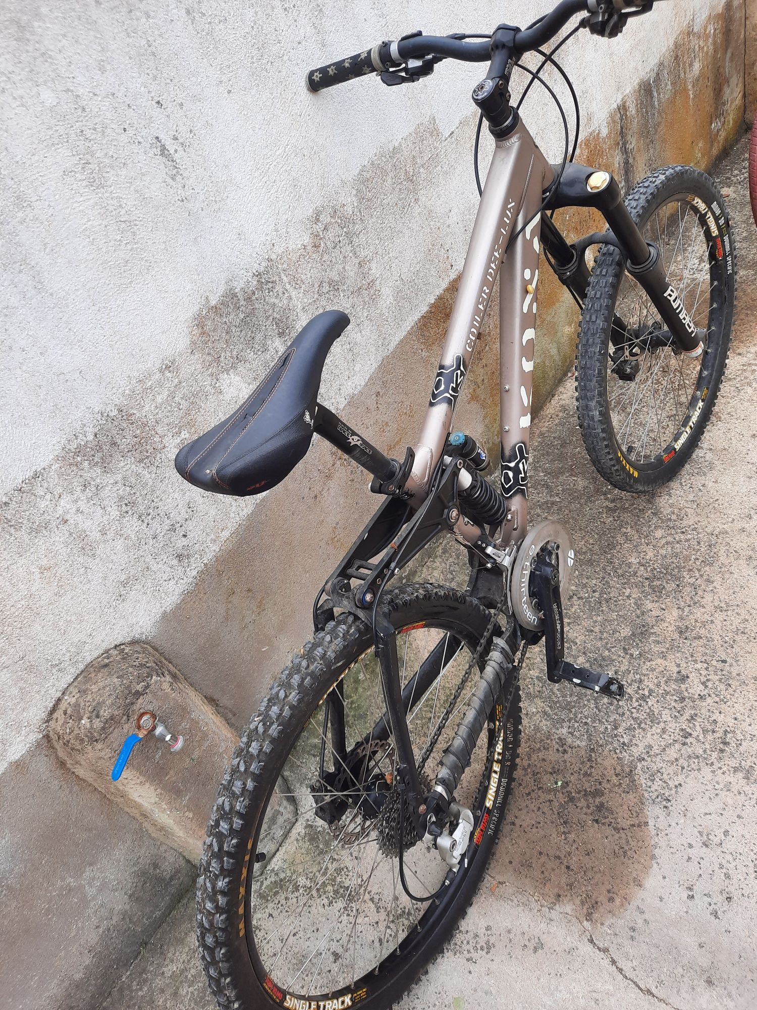 Bicicleta kona dee luxe tbm troco por carro