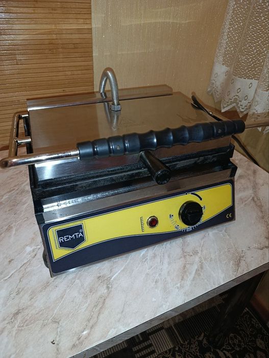 Промислова сендвіч- гріль REMTA