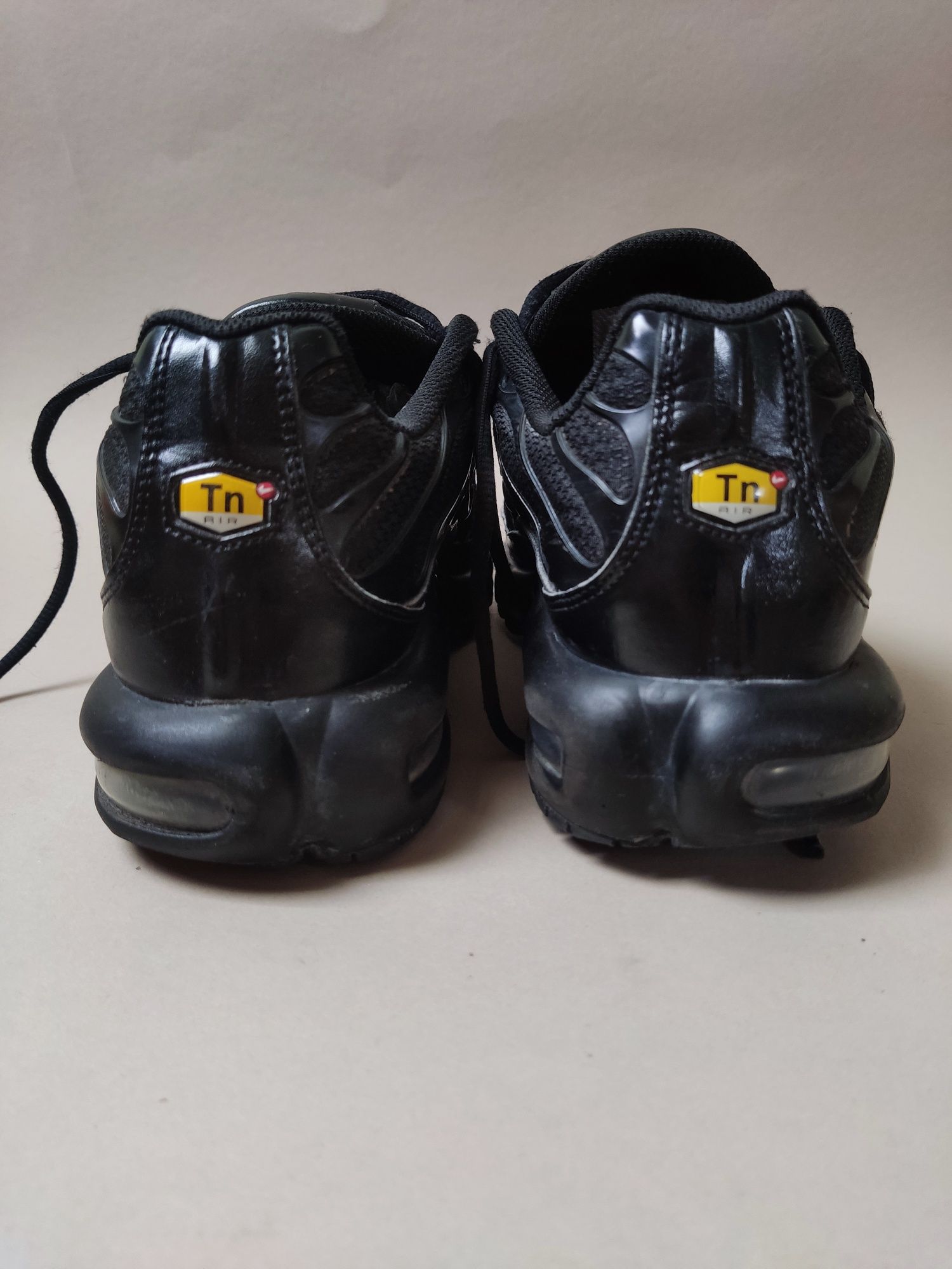 Чоловічі чорні кросівки Nike Air Max Plus Triple Black
