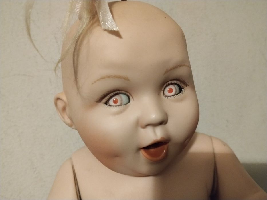 Lalka porcelanowa sygnowana Titus Tomescu