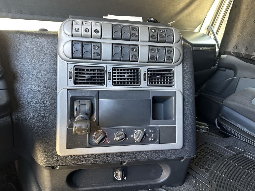 Camião Iveco Stralis + Porta-máquinas de 3 eixos