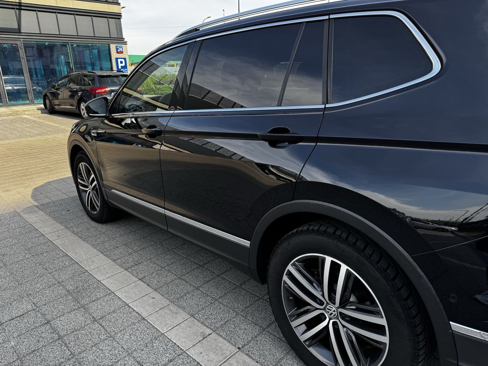 Volkswagen Tiguan Allspace(довга база) 4x4 Offroad версія + PANORAMA