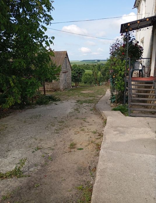 Будинок великий двоповерховий зі зручностями Вапнярка