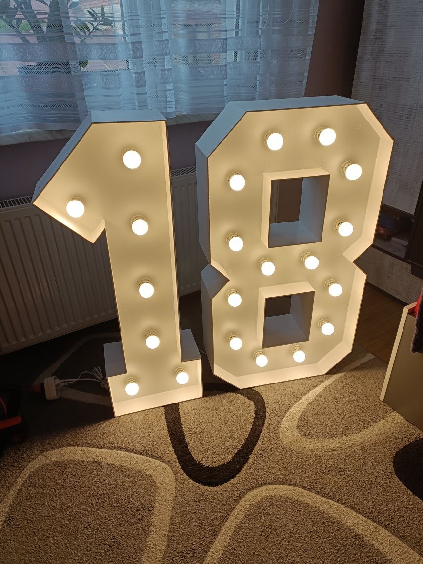 Cyfra liczba 18 LED na urodziny osiemnastkę, roczek, 8 urodziny lub 81