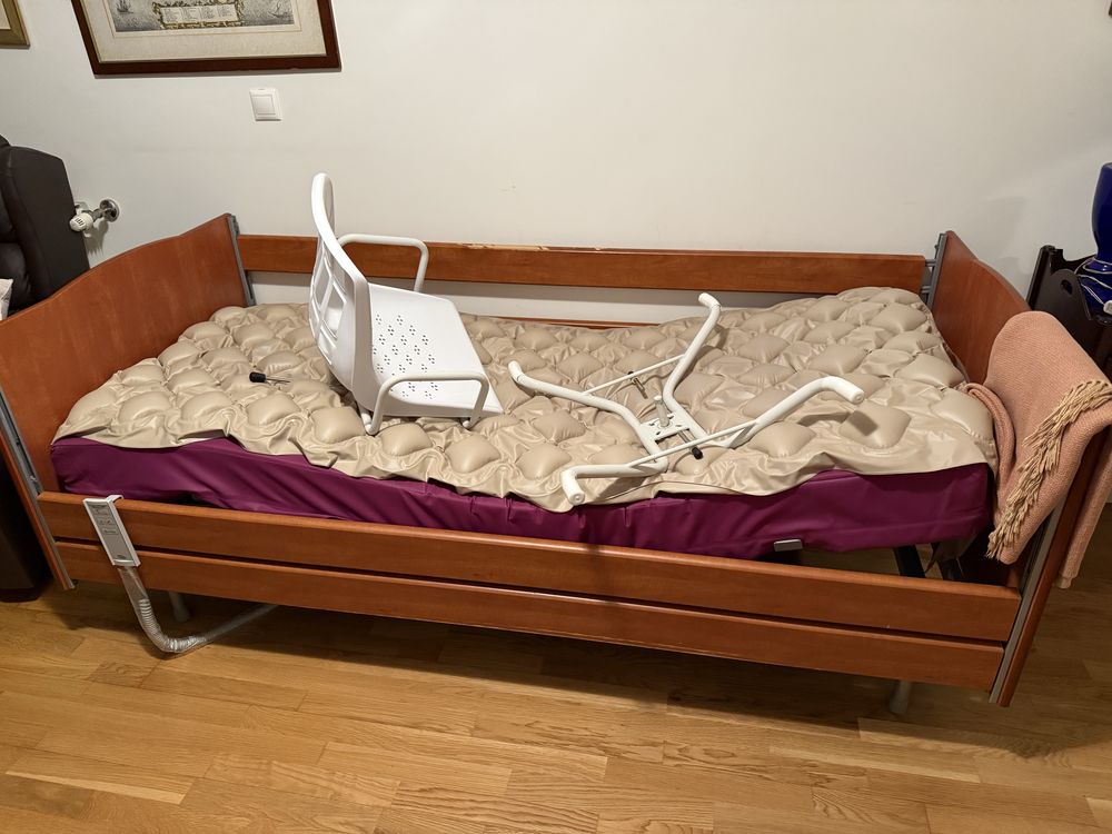 Cama articulada electrica com colchao antiescarias