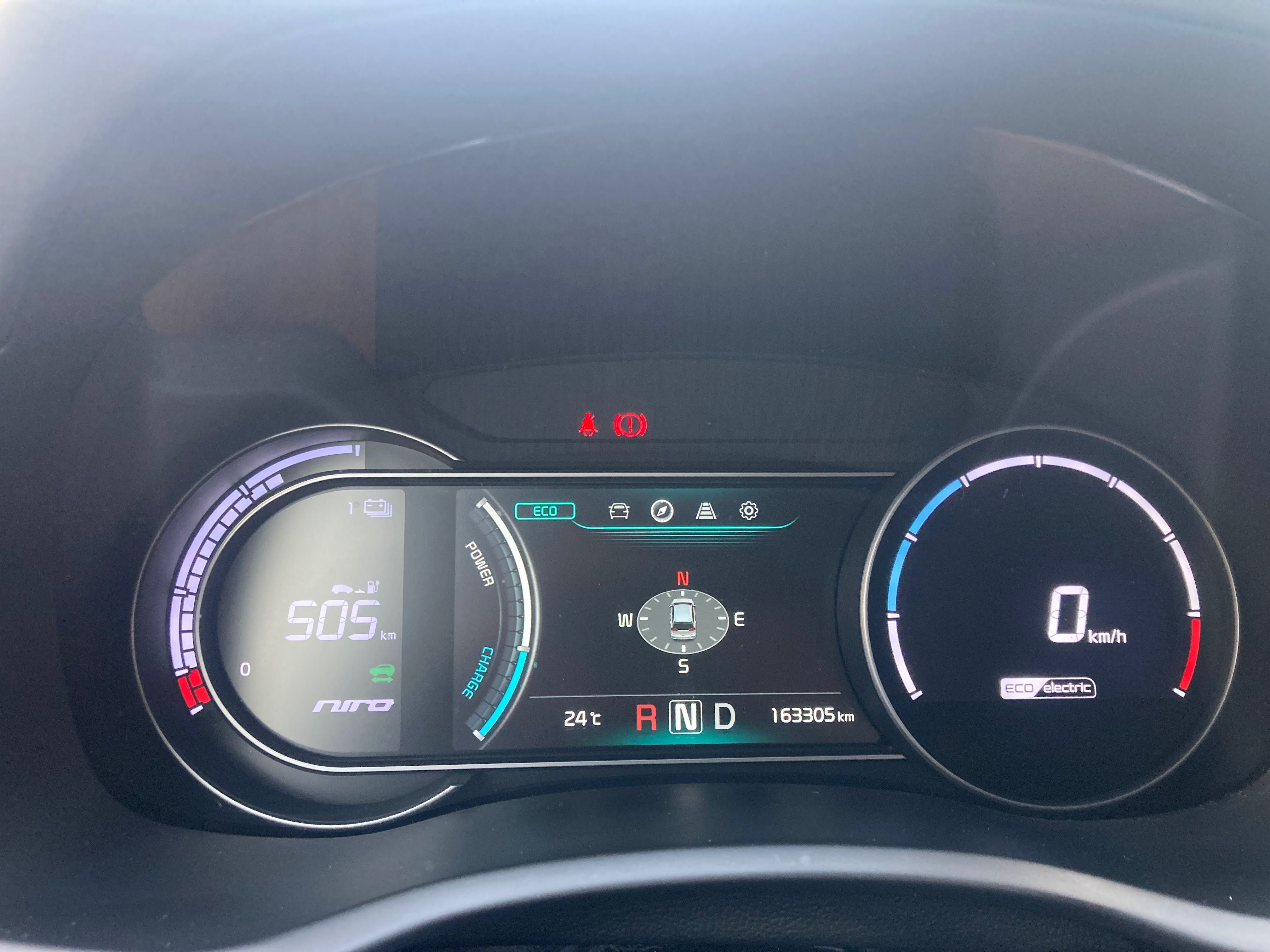 Kia e-niro, 204  64KWh