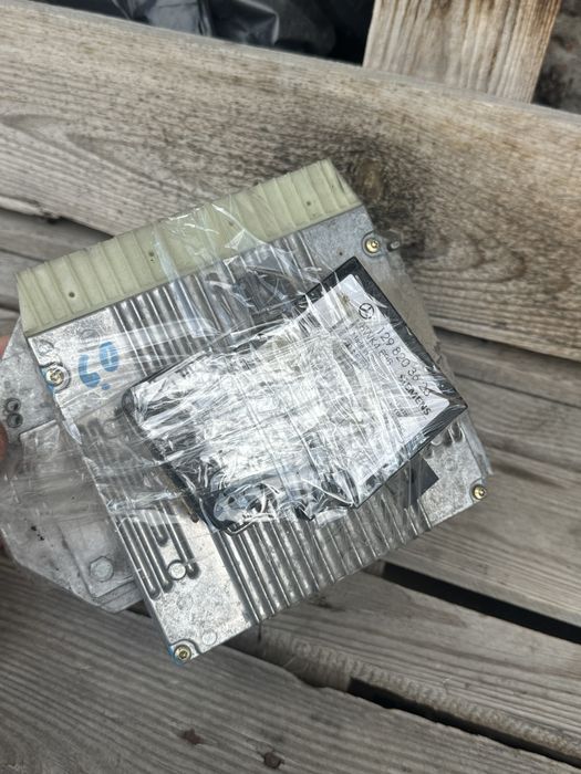 Блоки управления двигателем Mercedes-benc w140 s600 А0215452532