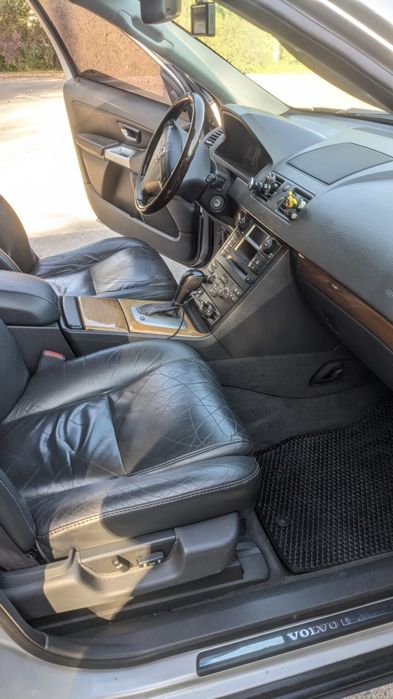 Продам Volvo XC90
