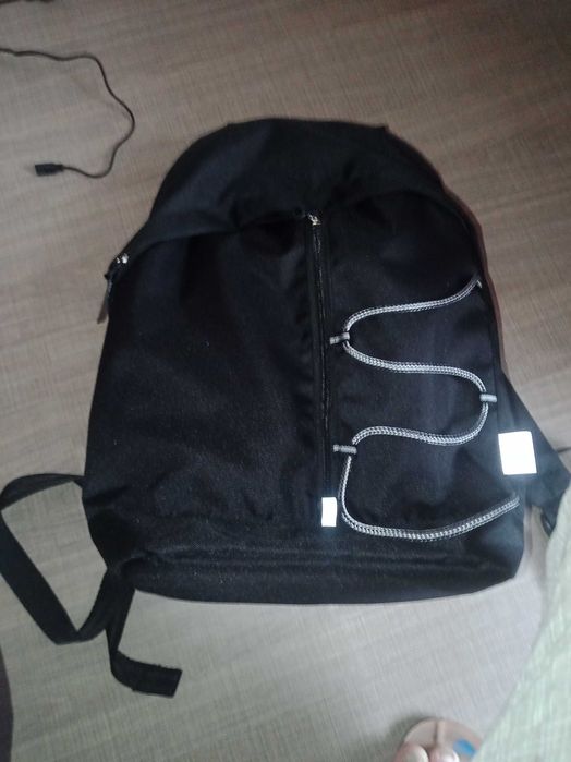 Продам рюкзак новый.