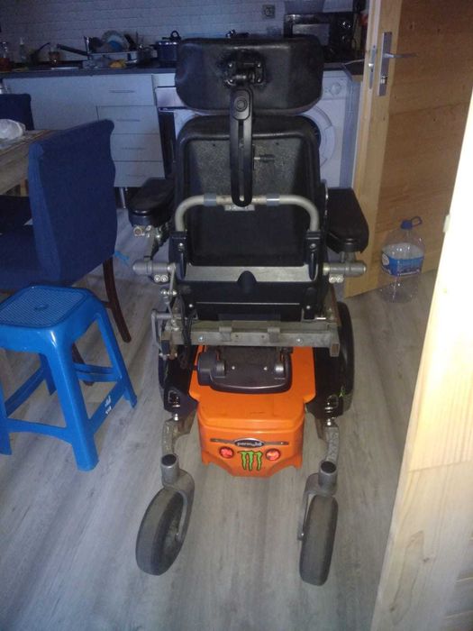 Cadeira de rodas elétrica Permobil