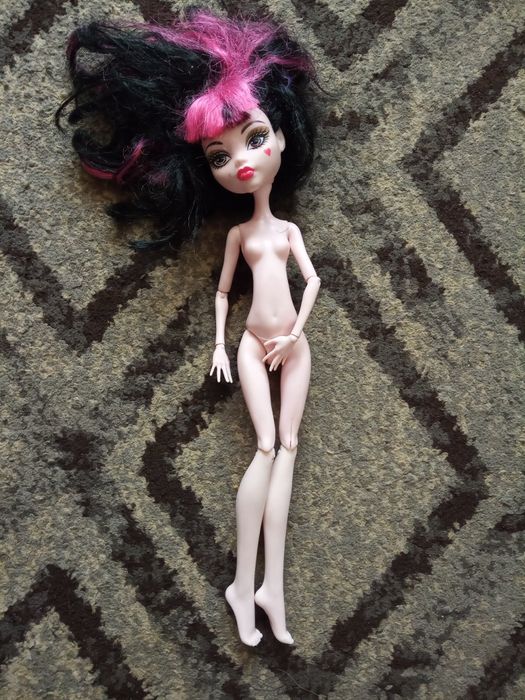 Кукла Дракулаура из Monster High