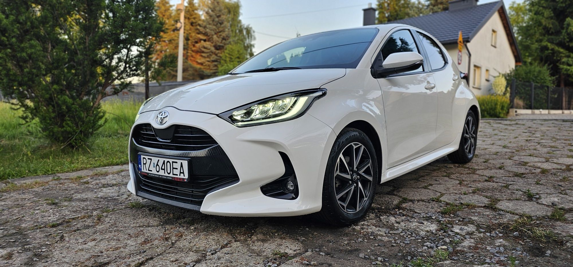 Jak NOWA! Toyota Yaris full wersja! Led! Kamera! Navi! Okazja!