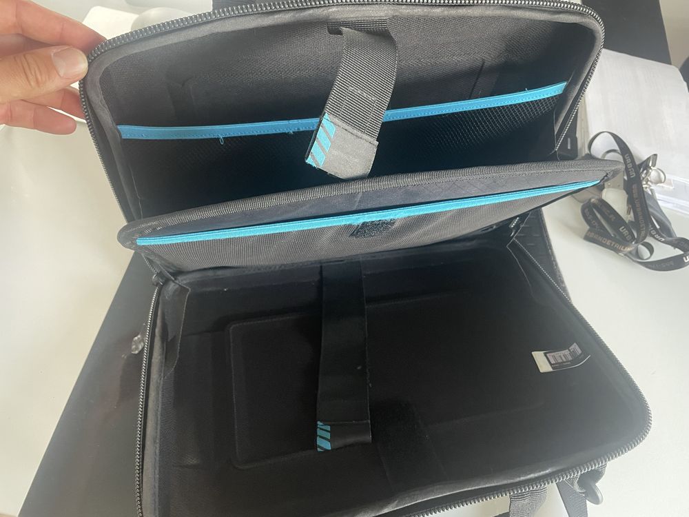 Macbook 13” THULE Pancerna Walizka | Torba | Etui