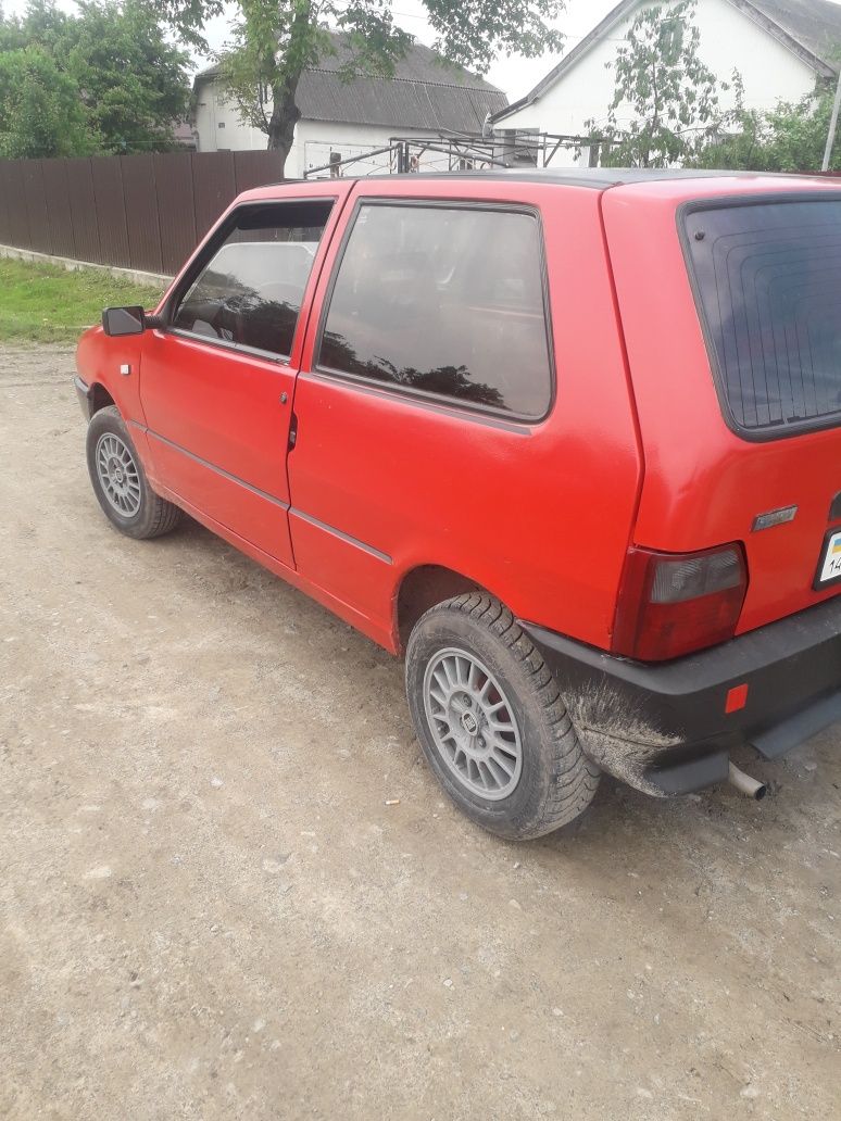 Продаю фіат уно 09кубів