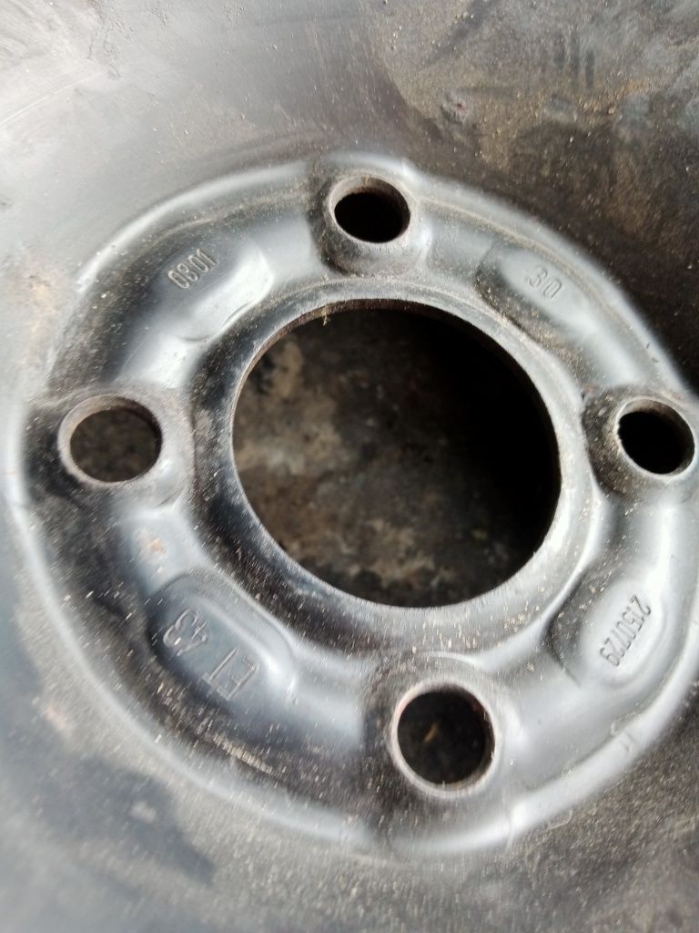 4/100 r15 et43 Renault Диски Металеві чорні ЦО 60.1мм