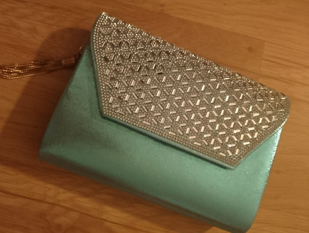 Nowa elegancka kopertówka w kolorze niebieskim