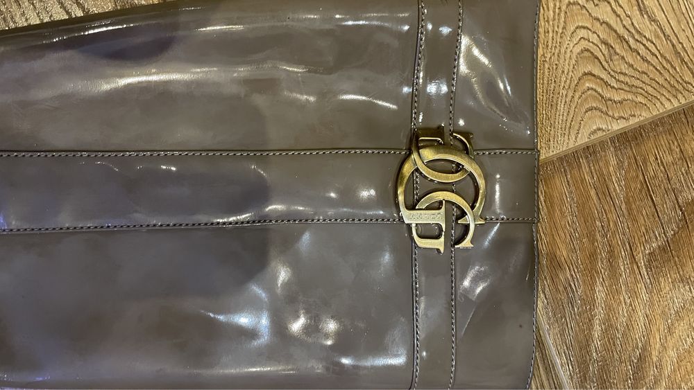 Лакированные сапоги Guess