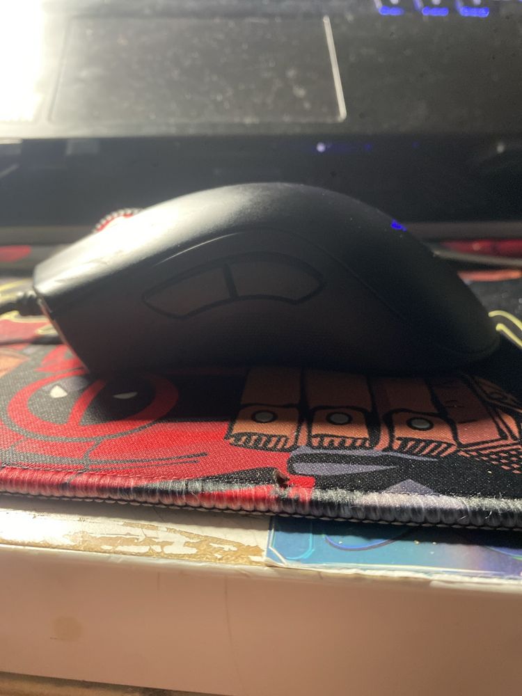 Rato razer deathadder V2