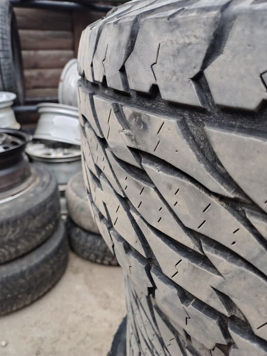 Продам Шини Bridgestone Всесезонні 265/65/17