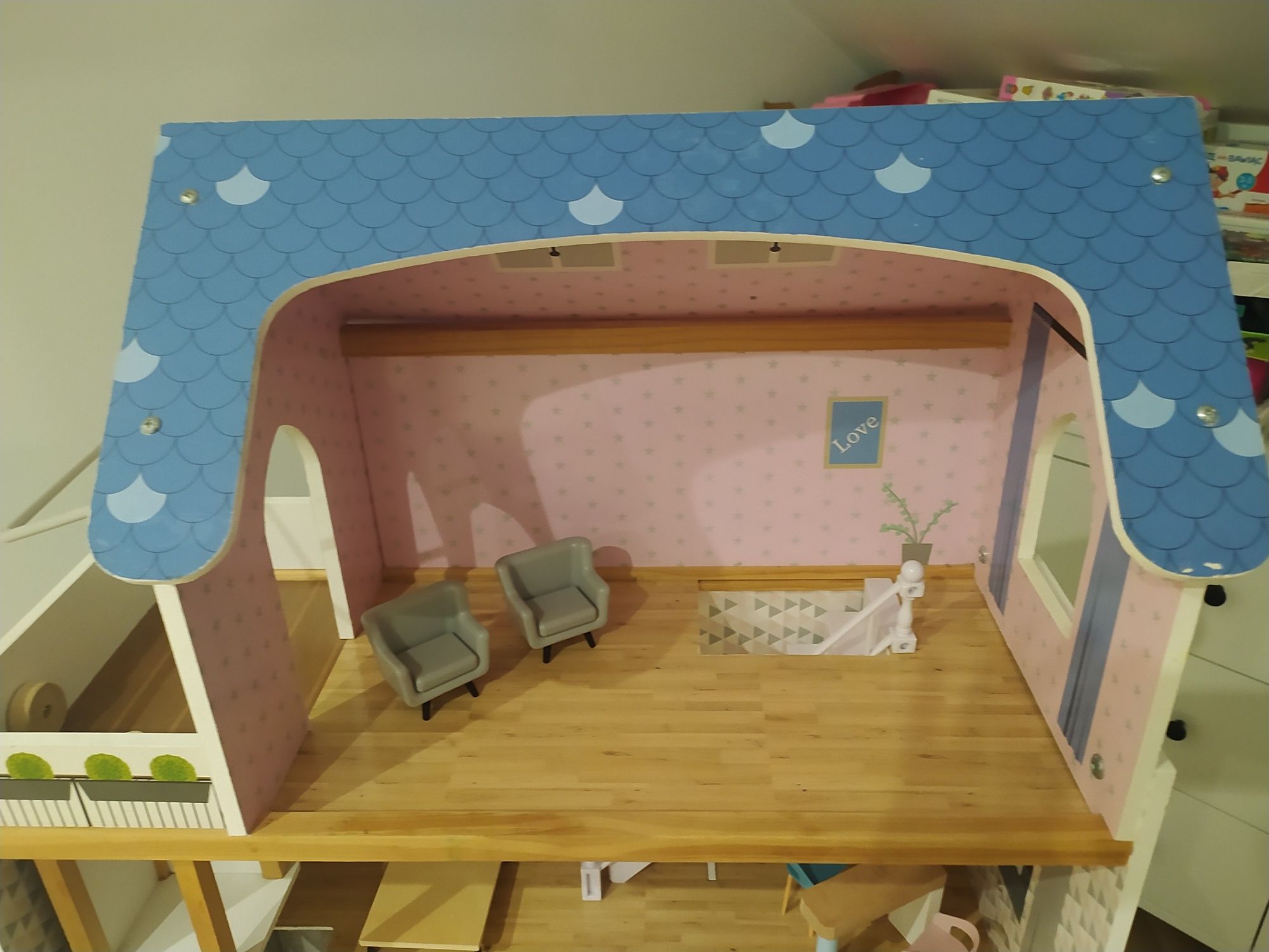 Domek dla lalek drewniany