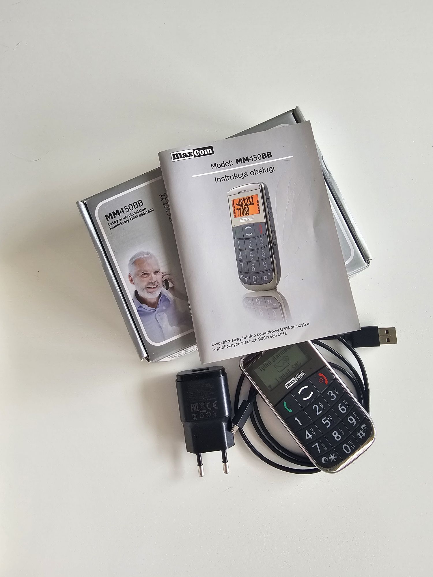 MaxCom MM450BB telefon komórkowy