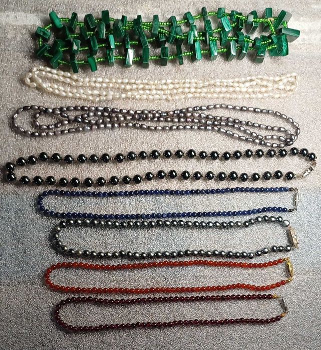 Vendo vários Colares de Pedras