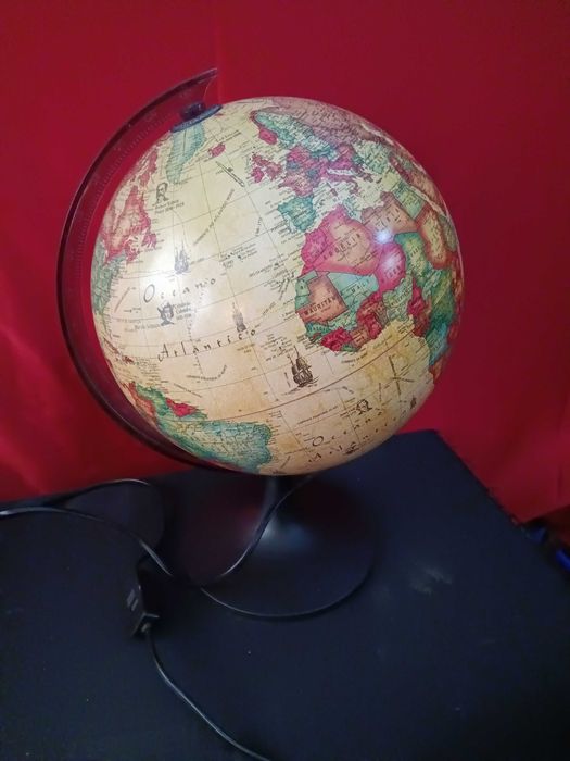 Candeeiro em forma de globo