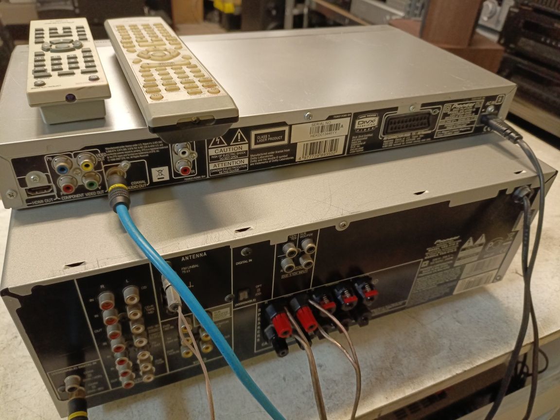 Zestaw Amplituner+DVD PIONEER, piloty