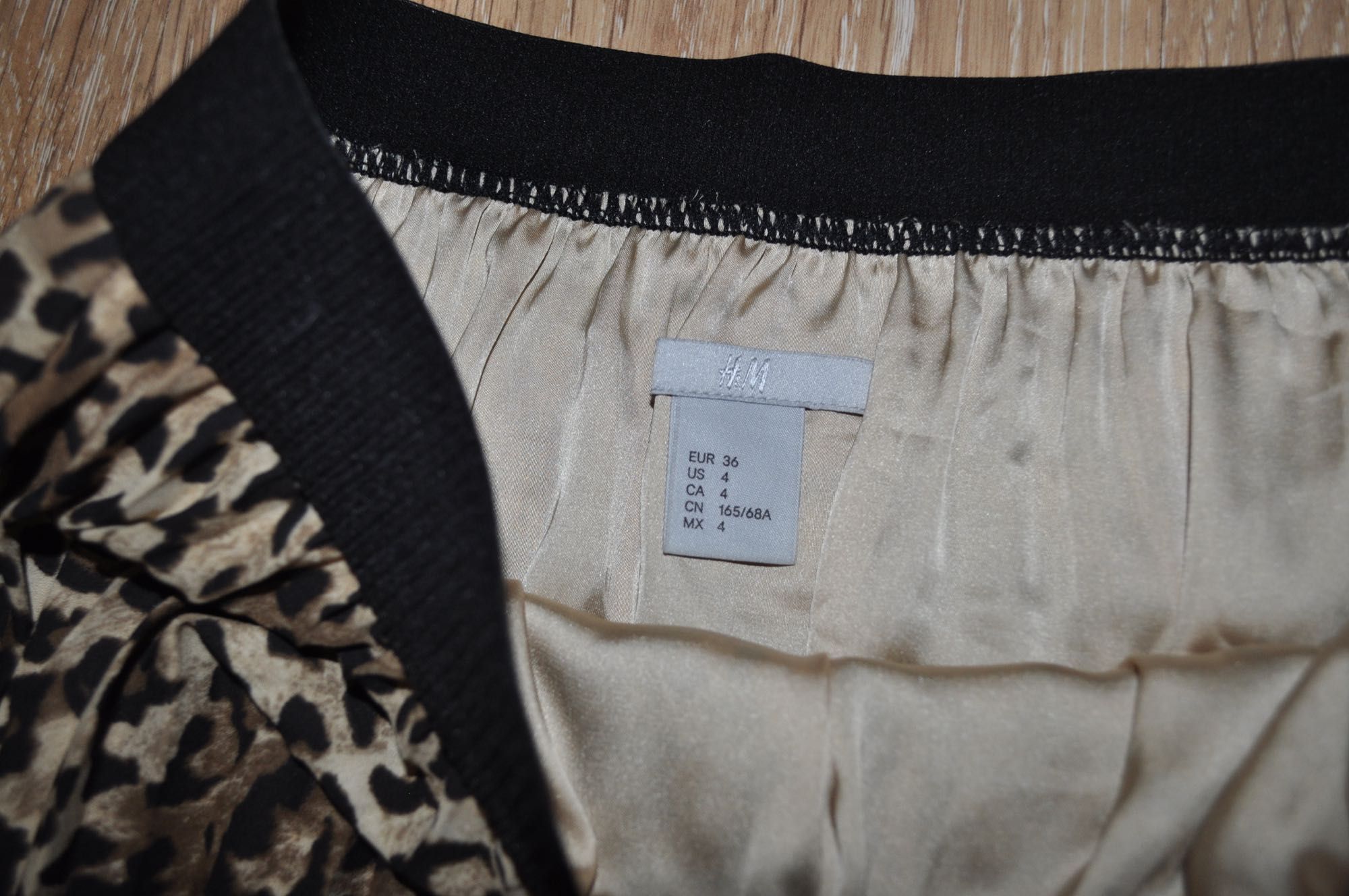 Плиссированная юбка в анималистический леопардовый принт от h&m