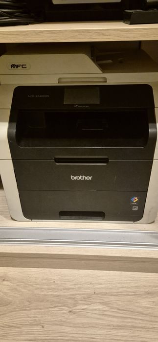 Drukarka laserowa kolorowa.