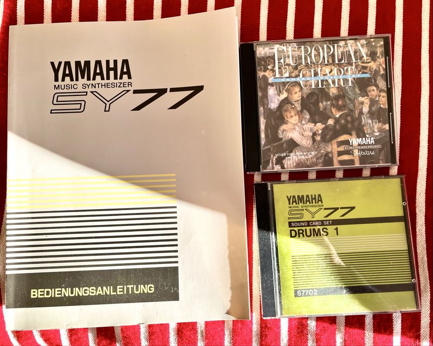 YAMAHA SY77 Synthesizer Keyboard + amp. YAMAHA A100 + 2 speakers JBL