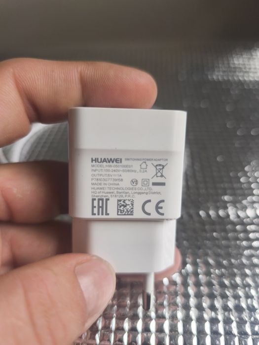 Varios cabos e carregadores