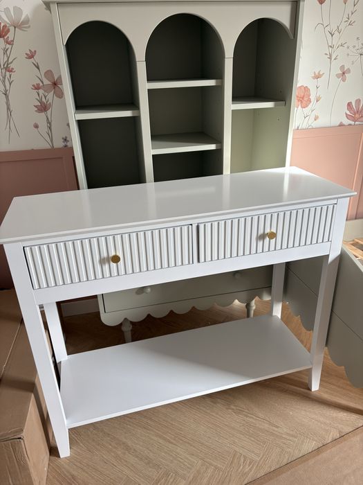 Biala ryflowana konsola - rezerwacja do 17.12