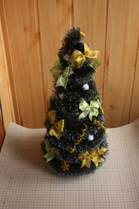 Елка искусственная новогодняя пластиковая на спиральном каркасе 53см