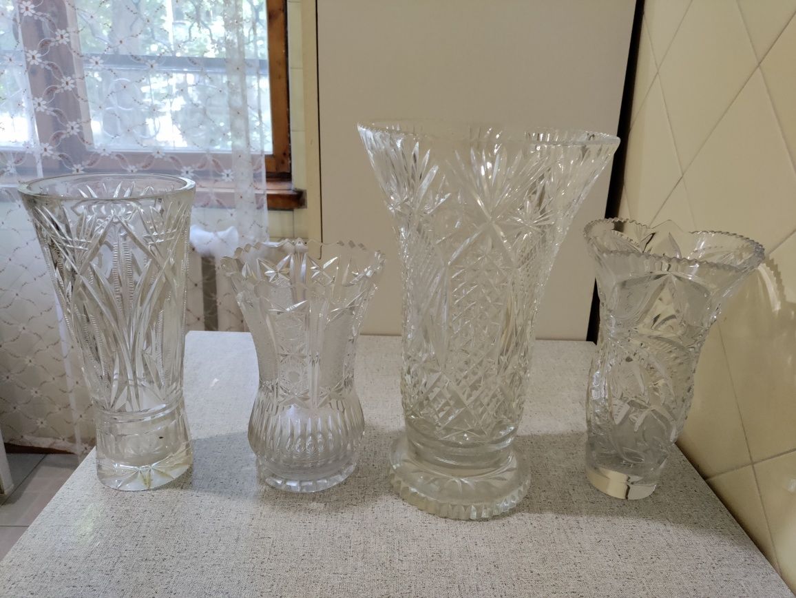 продам хрустальные вазы