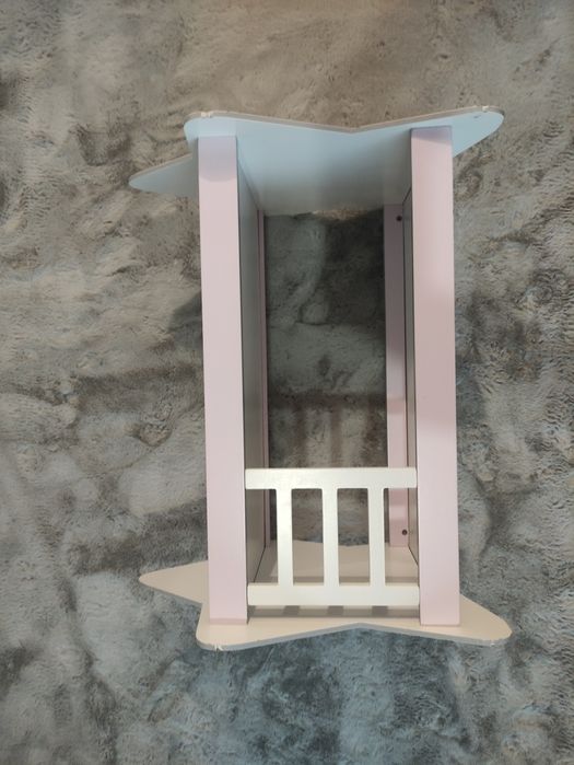 Beliche de  madeira com oferta de alcofa