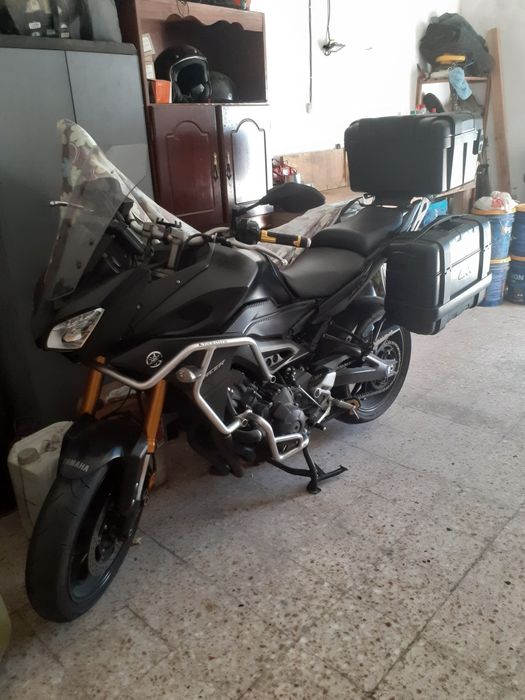 Vendo Yamaha traser 900