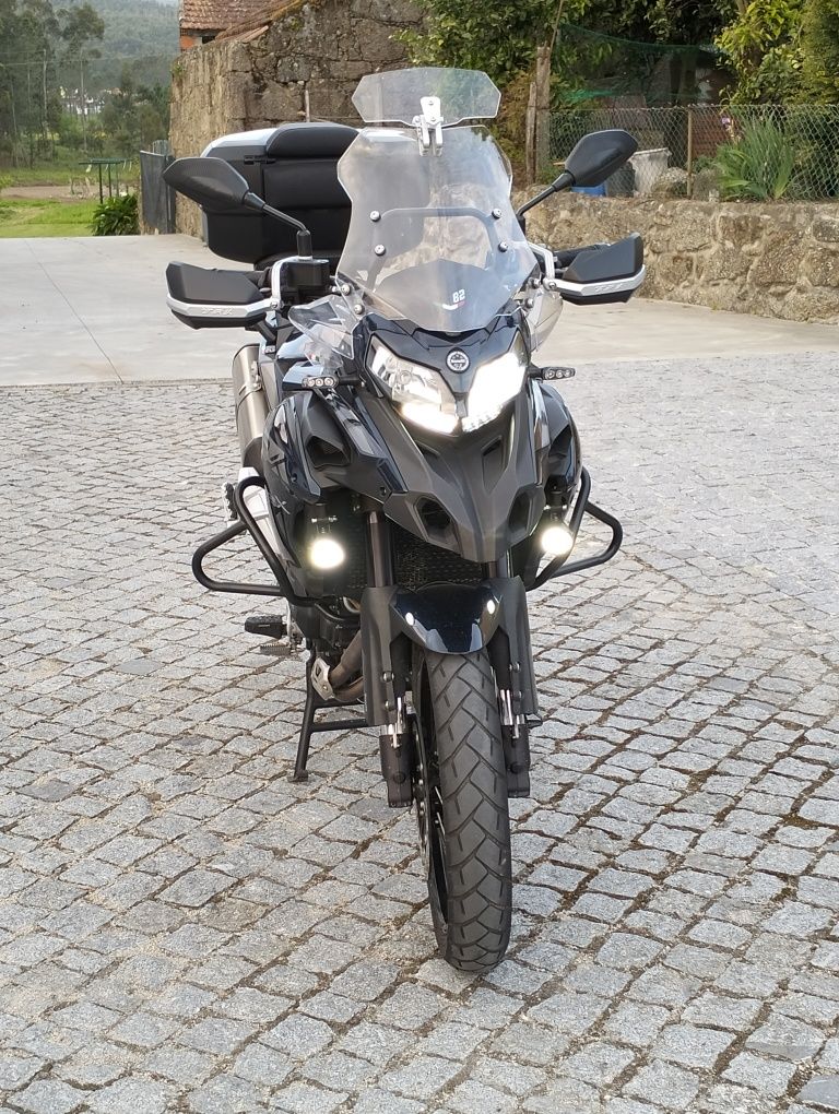 Benelli trk 502 x