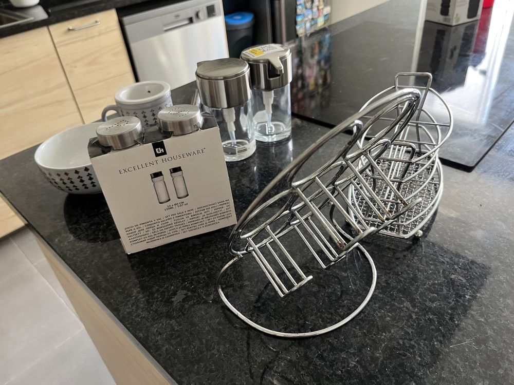 Loiças Artigos diversos Cozinha tudo por 10€