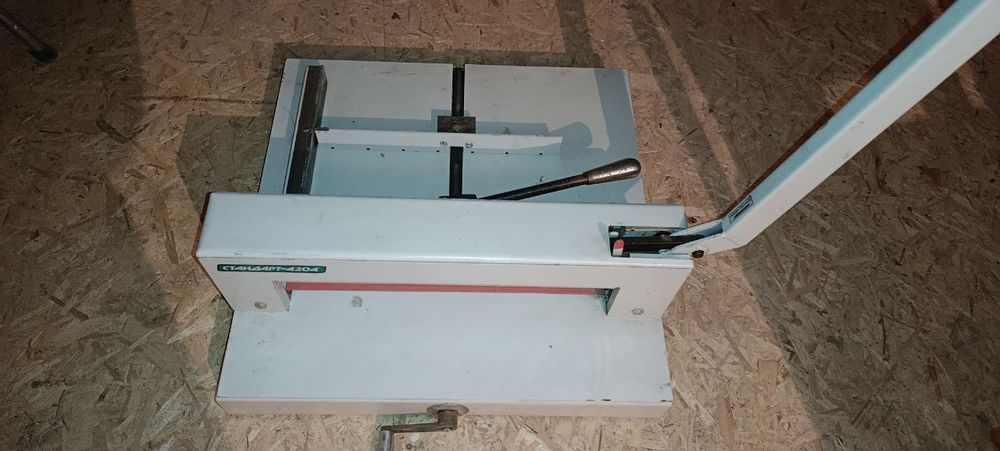 Різак для паперу