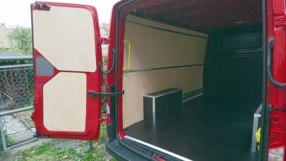 VW Crafter L5H2 Zabudowa podłoga i boki obicie auta
