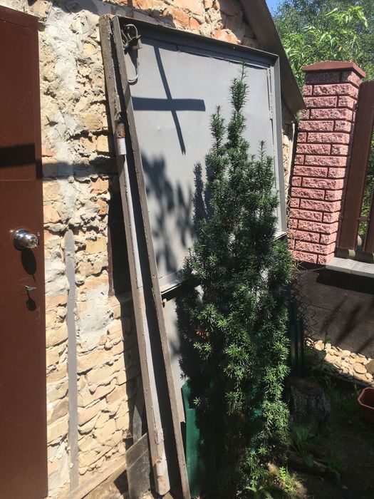 Гаражні ворота у доброму стані