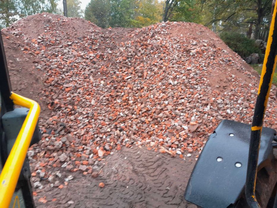 gruz z kruszarki ,gruz mielony ,rozbiórki wyburzania transport kop-ład