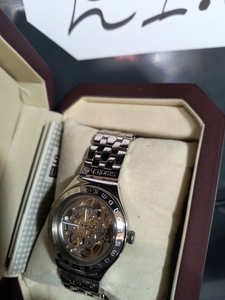 Годинник Swatch Швейцарія