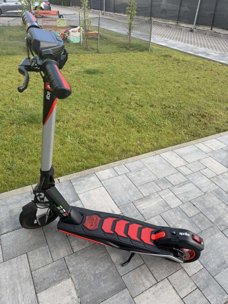 Hulajnoga Aprilia esr1