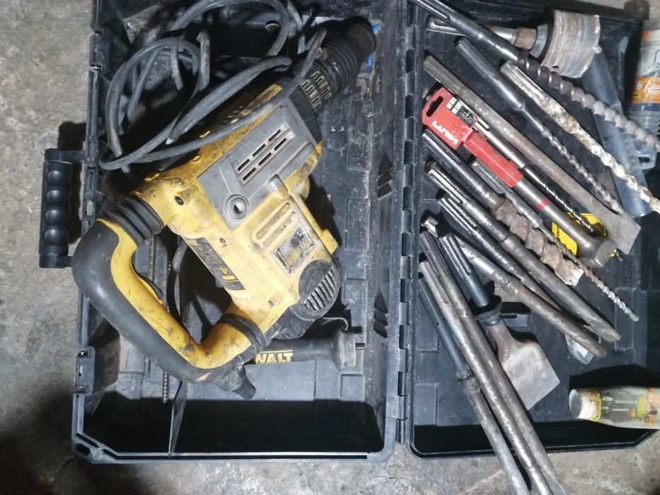 Продам  потужний перфоратор відбійник